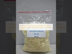 Valor de pH 3.0 Cationic suavizante de los copos de suavizante de acabado de la tela para el teñido de la casa y lavadoras